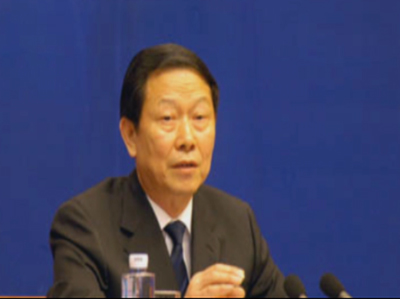 國資委主任李榮融關于央企利潤增長的言論,在經濟界引起了不小的波瀾,一些經濟學家認為,在目前中國經濟面臨下滑危險的情況下,三月份央企利潤的大幅增長,讓我們看到了經濟刺激方案在目前取得了明顯收效,而另一些學者則擔心,這種增長還是很大程度上依靠國家政策優惠和投資拉動,可持續性令人擔憂。 國資委主任李榮融關于央企利潤增長的言論,在經濟界引起了不小的波瀾,一些經濟學家認為,在目前中國經濟面臨下滑危險的情況下,三月份央企利潤的大幅增長,讓我們看到了經濟刺激方案在目前取得了明顯收效,而另一些學者則擔心,這種增長還是很大程度上依靠國家政策優惠和投資拉動,可持續性令人擔憂。