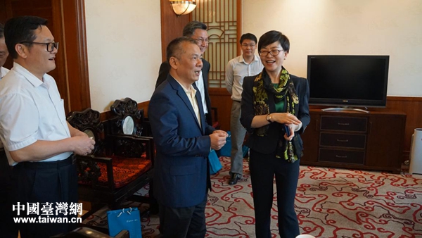 廣東省臺(tái)辦主任黃耿城會(huì)見(jiàn)富邦華一銀行董事長(zhǎng)洪佩麗一行 廣東省臺(tái)辦主任黃耿城會(huì)見(jiàn)富邦華一銀行董事長(zhǎng)洪佩麗一行