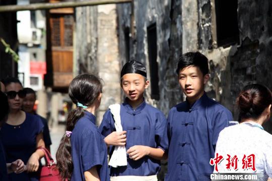 兩岸婚姻家庭子女從“小伙計”蛻變“大掌柜”