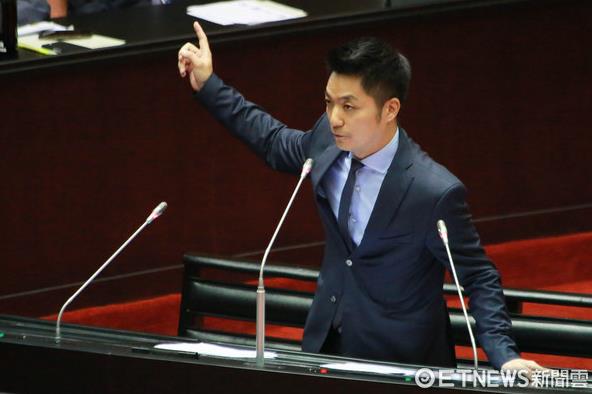 每月工作336小時(shí)積假出境游? 網(wǎng)友酸:22k能去哪 醫(yī)院or太平間? 每月工作336小時(shí)積假出境游? 網(wǎng)友酸:22k能去哪 醫(yī)院or太平間?