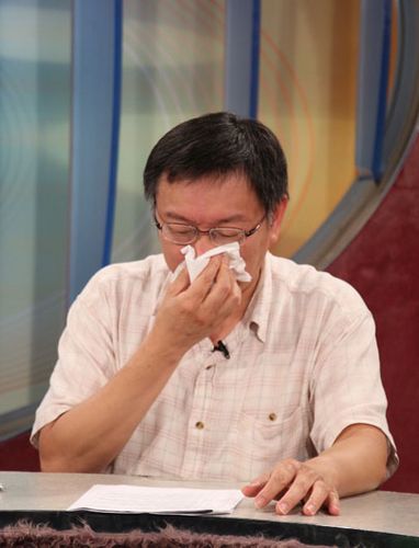 挺陳水扁醫(yī)師談妻子灑淚80歲老父阻選臺北市長