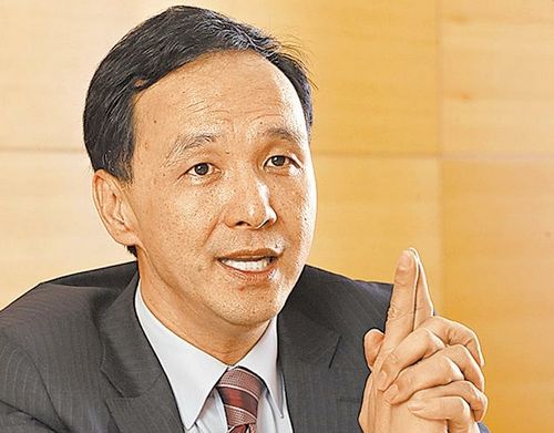 市議員當(dāng)眾為難朱立倫:做得好就不用捕鞋網(wǎng)