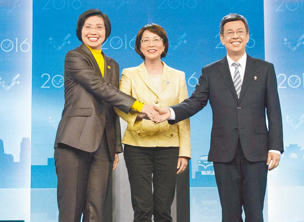 學(xué)者評副“總統(tǒng)”辯論:不精彩 王感性、陳無趣、徐答非所問 學(xué)者評副“總統(tǒng)”辯論:不精彩 王感性、陳無趣、徐答非所問