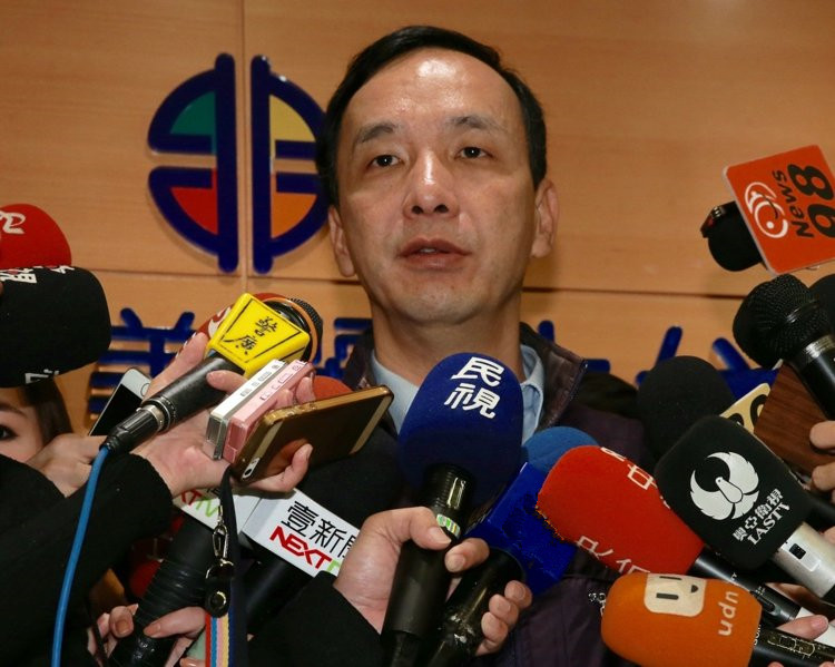 朱立倫銷假回新北市府上班 向市民道歉(圖) 朱立倫銷假回新北市府上班 向市民道歉(圖)