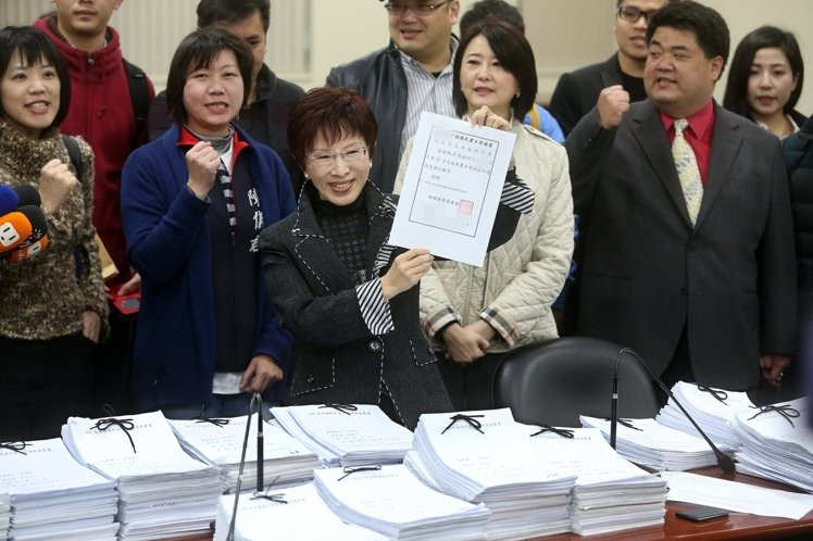 國民黨魁補選4人完成登記 黃再掀黨內(nèi)路線分裂爭議 國民黨魁補選4人完成登記 黃再掀黨內(nèi)路線分裂爭議