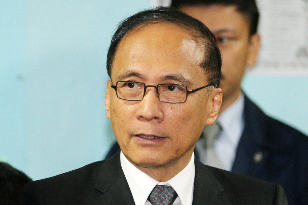 “一例一休”帶動漲價？ 林全挨罵后改口：是假議題