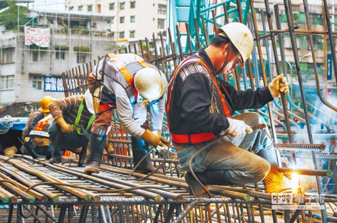 蔡英文就職一周年民間投資創新低 拼經濟交白卷 蔡英文就職一周年民間投資創新低 拼經濟交白卷