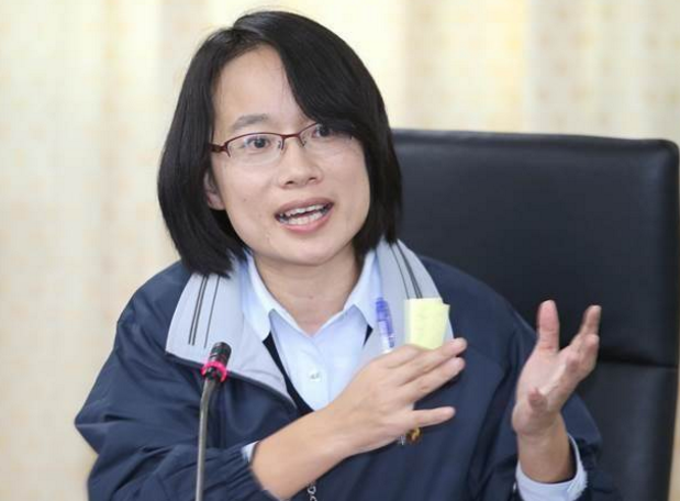 臺當局“教育部長”下臺 民進黨250萬“高薪實習生”又火了 臺當局“教育部長”下臺 民進黨250萬“高薪實習生”又火了