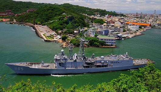 臺灣勘測隊登南海太平島調查鉆探2軍艦護航