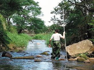 男子中秋和網友約會被“切成兩半”(圖)