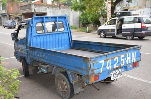 小偷竊高檔紅酒不識貨藏廢棄倉庫(圖)