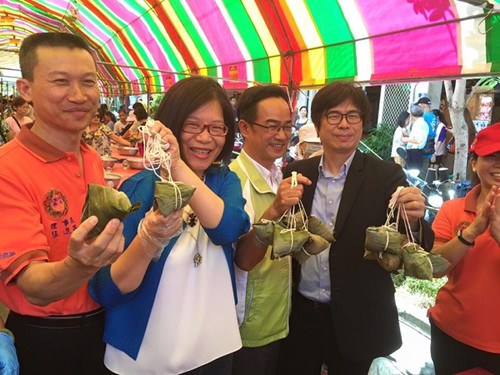 臺(tái)灣民意代表端午跑行程日吞6粽帶胃藥防萬一