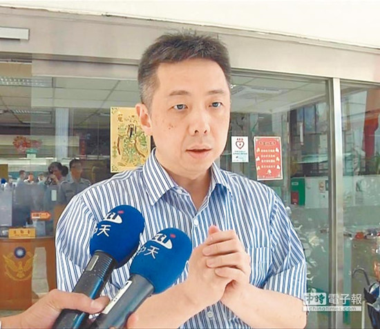 臺八仙樂園董事長致歉 塵爆事故責任全推給姐姐(圖) 臺八仙樂園董事長致歉 塵爆事故責任全推給姐姐(圖)