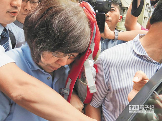 臺八仙樂園董事長致歉 塵爆事故責任全推給姐姐(圖) 臺八仙樂園董事長致歉 塵爆事故責任全推給姐姐(圖)