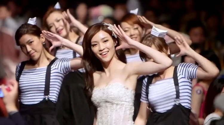 臺(tái)灣一婚禮影片網(wǎng)上爆紅 超正新娘熱舞high翻全場(chǎng) 臺(tái)灣一婚禮影片網(wǎng)上爆紅 超正新娘熱舞high翻全場(chǎng)