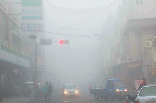 臺灣西半部空氣污染臟到爆表環(huán)保部門稱只是開始 臺灣西半部空氣污染臟到爆表環(huán)保部門稱只是開始