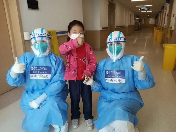 推遲婚禮后,她走進(jìn)新冠感染病房……