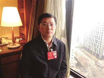 四川省環(huán)保廳副廳長(zhǎng)鐘勤建:是時(shí)候發(fā)行環(huán)保彩票了 四川省環(huán)保廳副廳長(zhǎng)鐘勤建:是時(shí)候發(fā)行環(huán)保彩票了