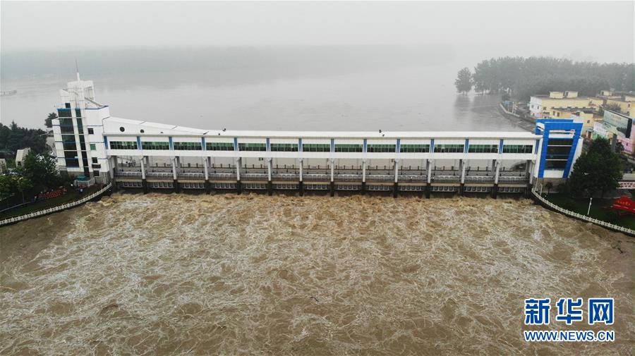 (在習(xí)近平新時代中國特色社會主義思想指引下——新時代新作為新篇章·習(xí)近平總書記關(guān)切事·圖文互動)(11)一切為了人民——寫在全國防汛救災(zāi)取得階段性重大勝利之時