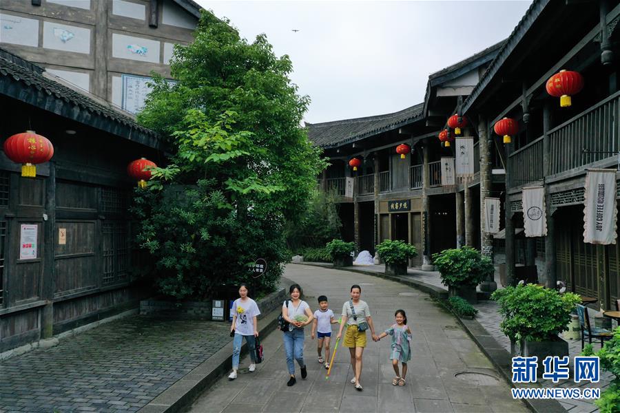 (新華全媒頭條·兩會特別觀察·圖文互動)(2)藍圖已繪就,你我怎么“拼”?——從全國兩會看“十四五”新圖景