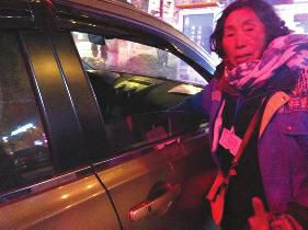 65�qŮ����T