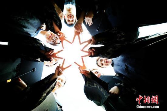 人社部:目前高校畢業生簽約率與去年持平 人社部:目前高校畢業生簽約率與去年持平