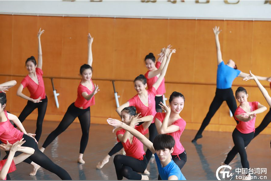 呂彩蓉:海峽兩岸都是我家,在大陸勾勒人生“成長畫卷” 呂彩蓉:海峽兩岸都是我家,在大陸勾勒人生“成長畫卷”