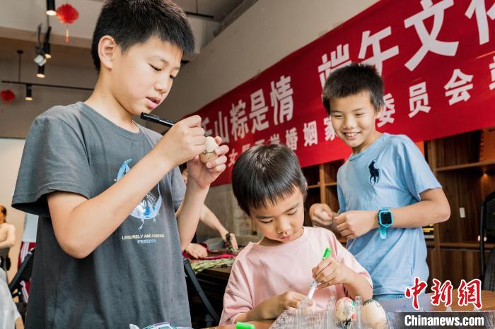 �D�麢�ӂ��W(xu��)��(hu��)���������S�S�� �z