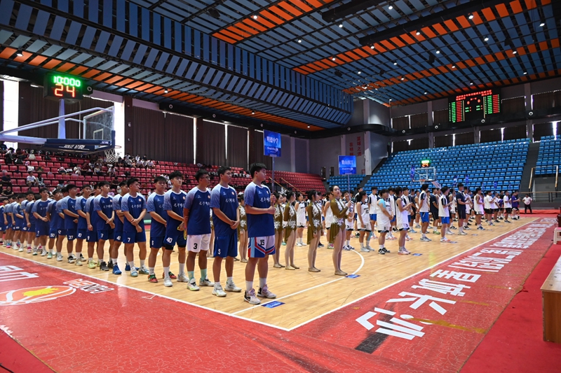 以球為媒,對手變朋友 | 兩岸10余所高中籃球隊集結長沙 跨越海峽點亮青春底色 以球為媒,對手變朋友 | 兩岸10余所高中籃球隊集結長沙 跨越海峽點亮青春底色